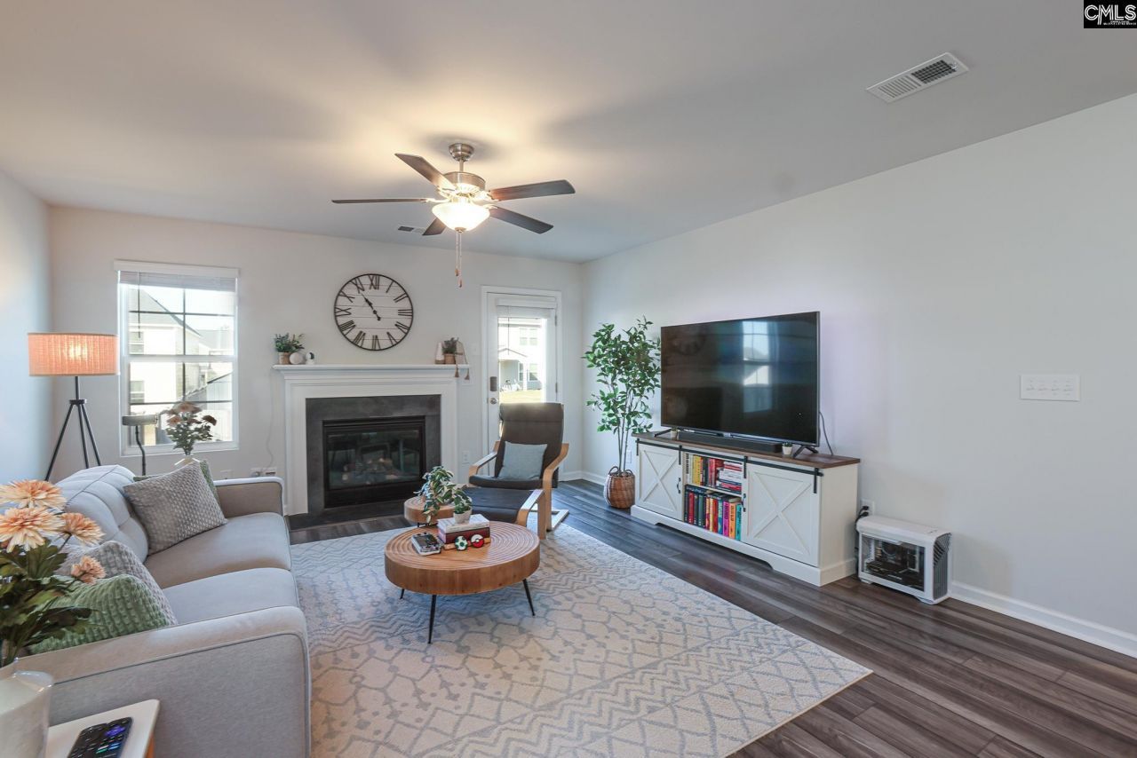 657 Penfolds Way Photo 17