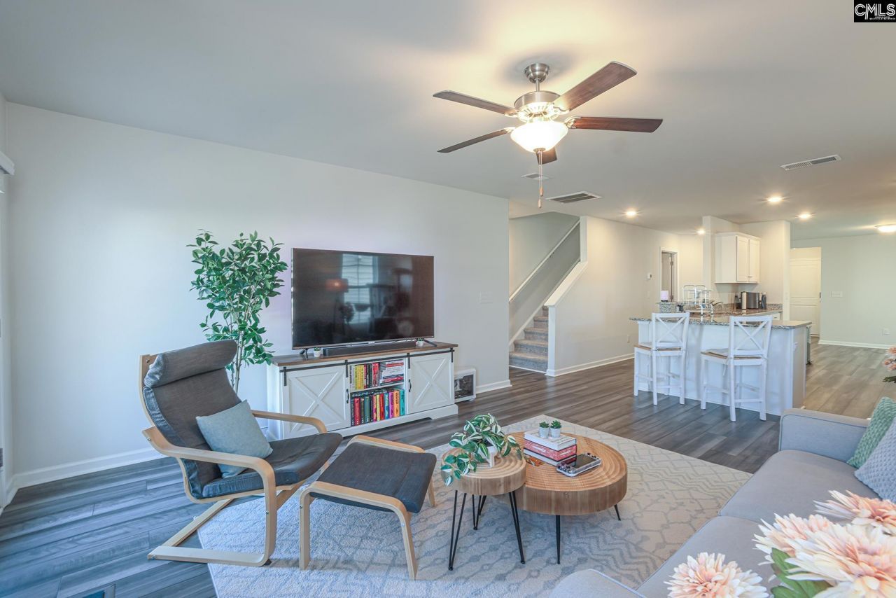 657 Penfolds Way Photo 18