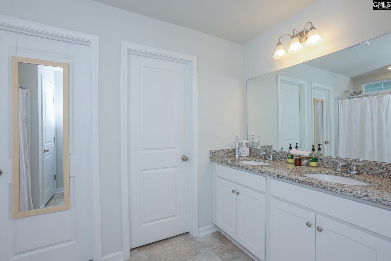 657 Penfolds Way Photo 24