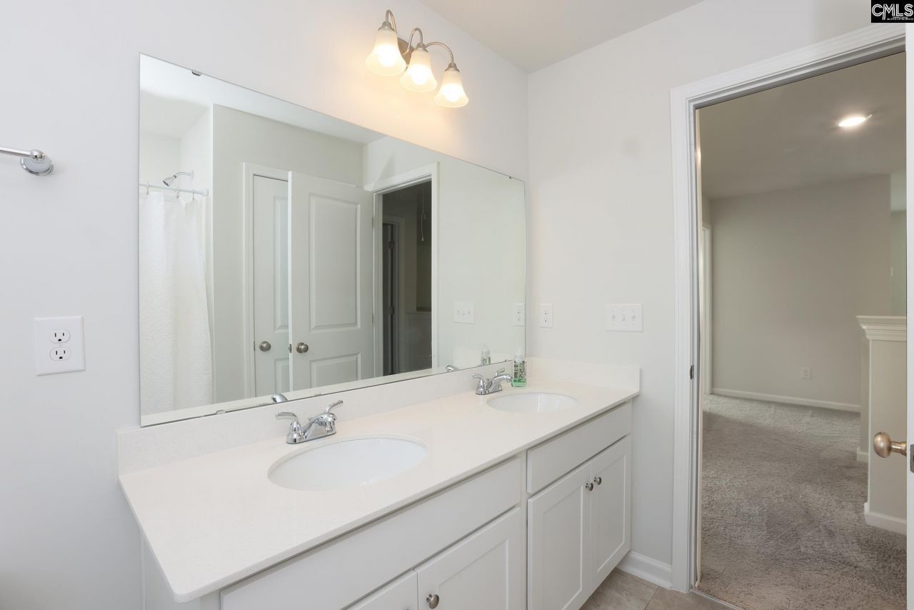 657 Penfolds Way Photo 39