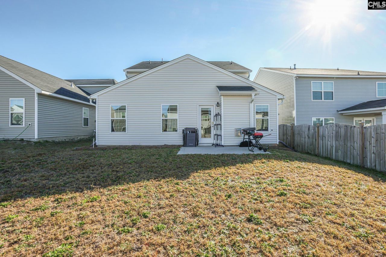 657 Penfolds Way Photo 4