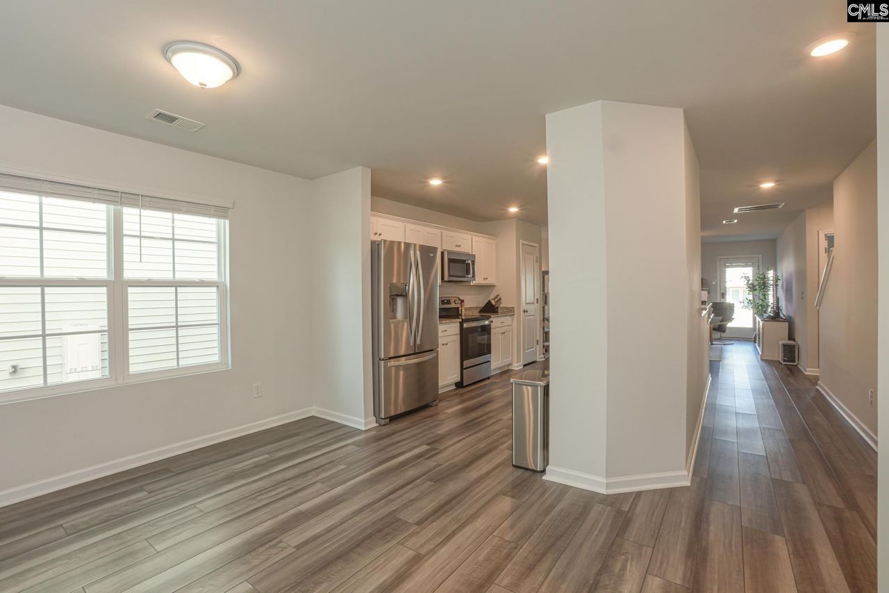 657 Penfolds Way Photo 8