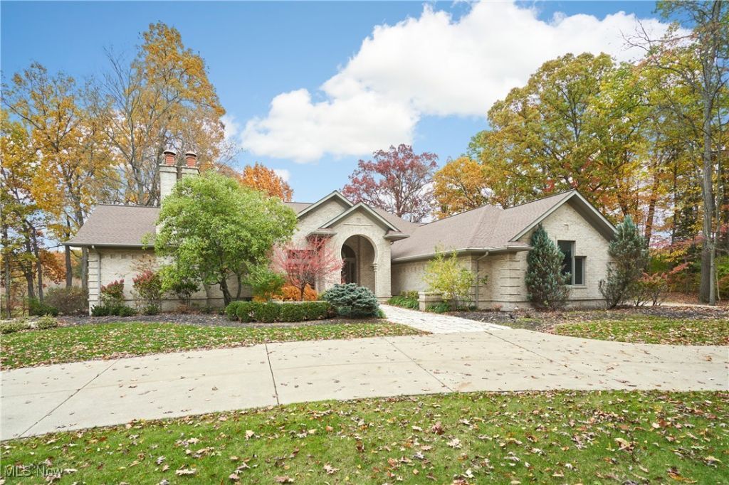 4120 Lochness Circle Nw, Canton, OH 44718 Main Photo