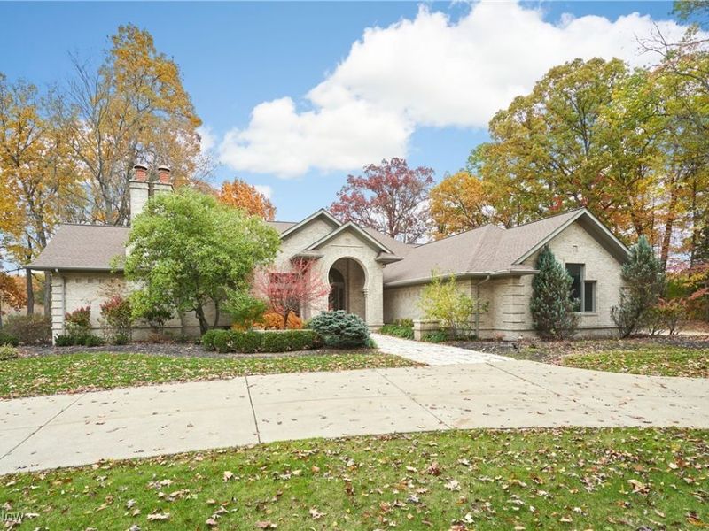 4120 Lochness Circle NW, Canton, OH 44718 Photo 1