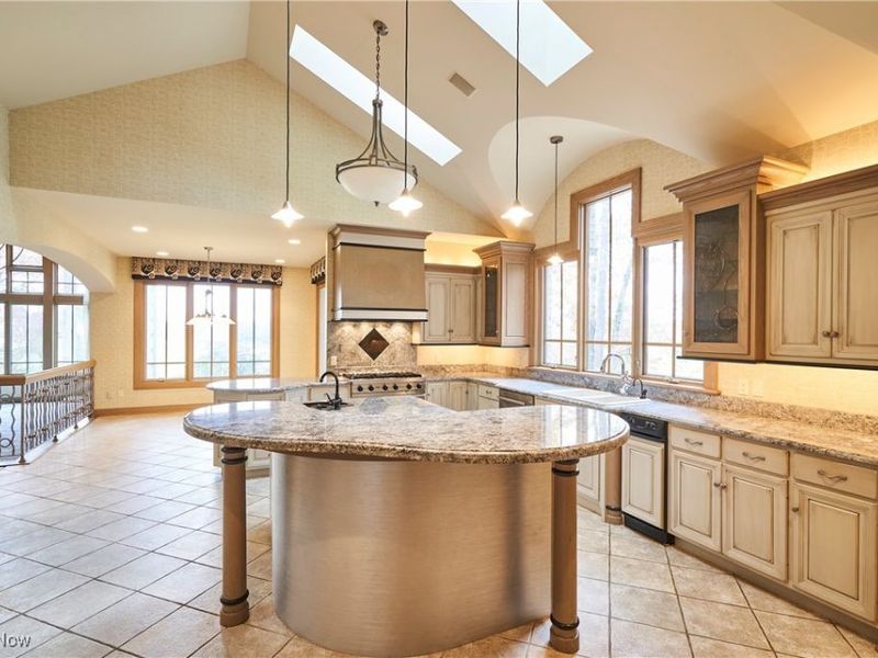 4120 Lochness Circle NW, Canton, OH 44718 Photo 10