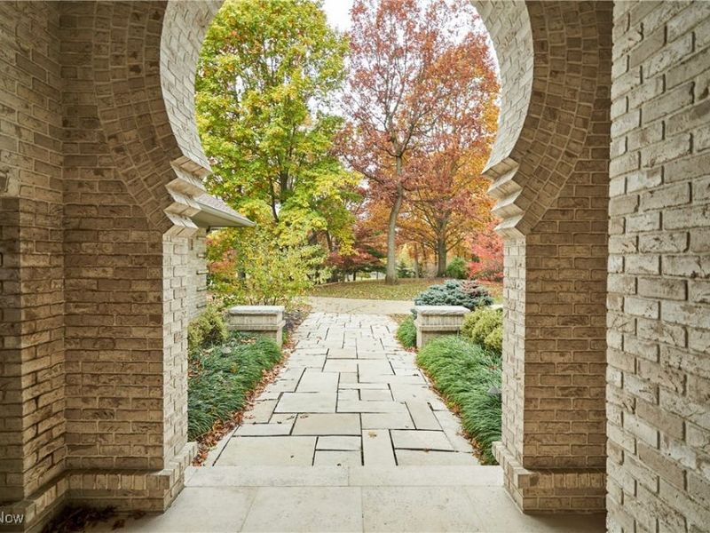 4120 Lochness Circle NW, Canton, OH 44718 Photo 4