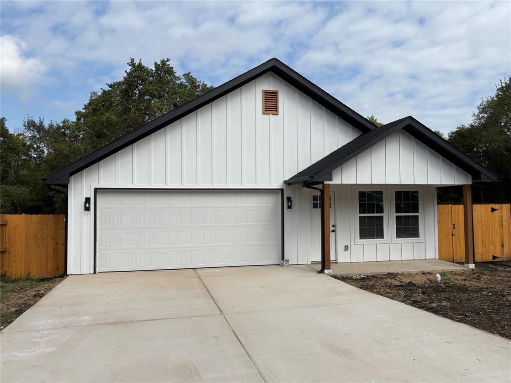 719 E Commerce Avenue, Cooper, TX 75432 Main Photo