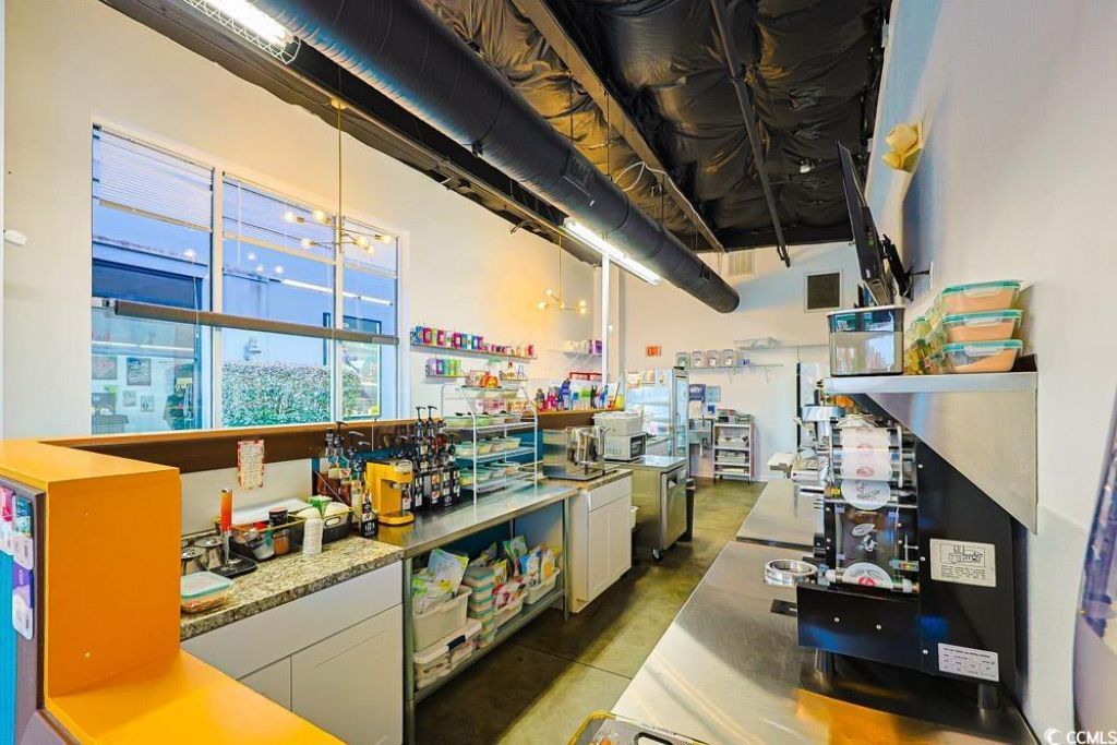 3091 Deville St. Photo 8