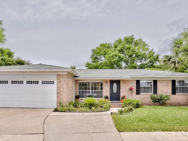 711 Legion Drive, Destin, FL 32541