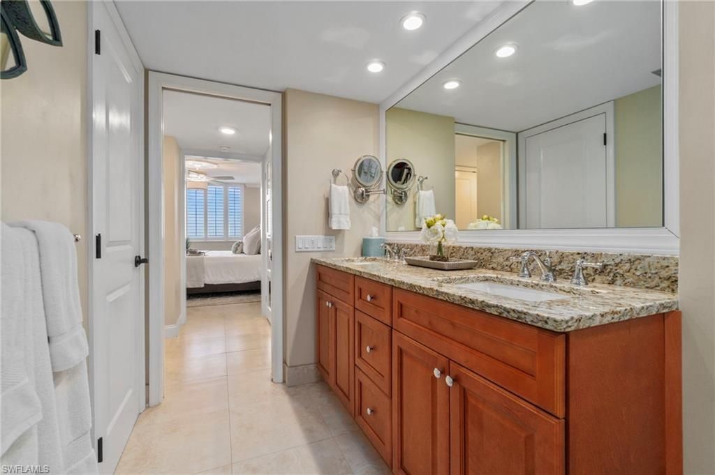 17 Bluebill Ave, Unit 1005, Naples, FL 34108 Photo
