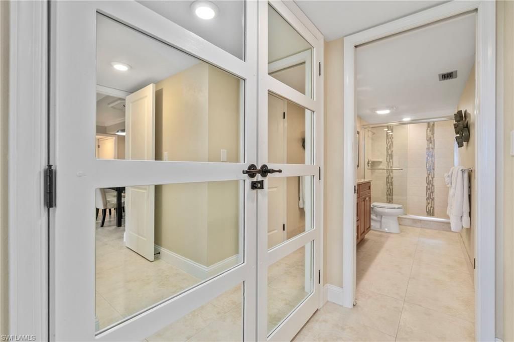 17 Bluebill Ave, Unit 1005, Naples, FL 34108 Photo