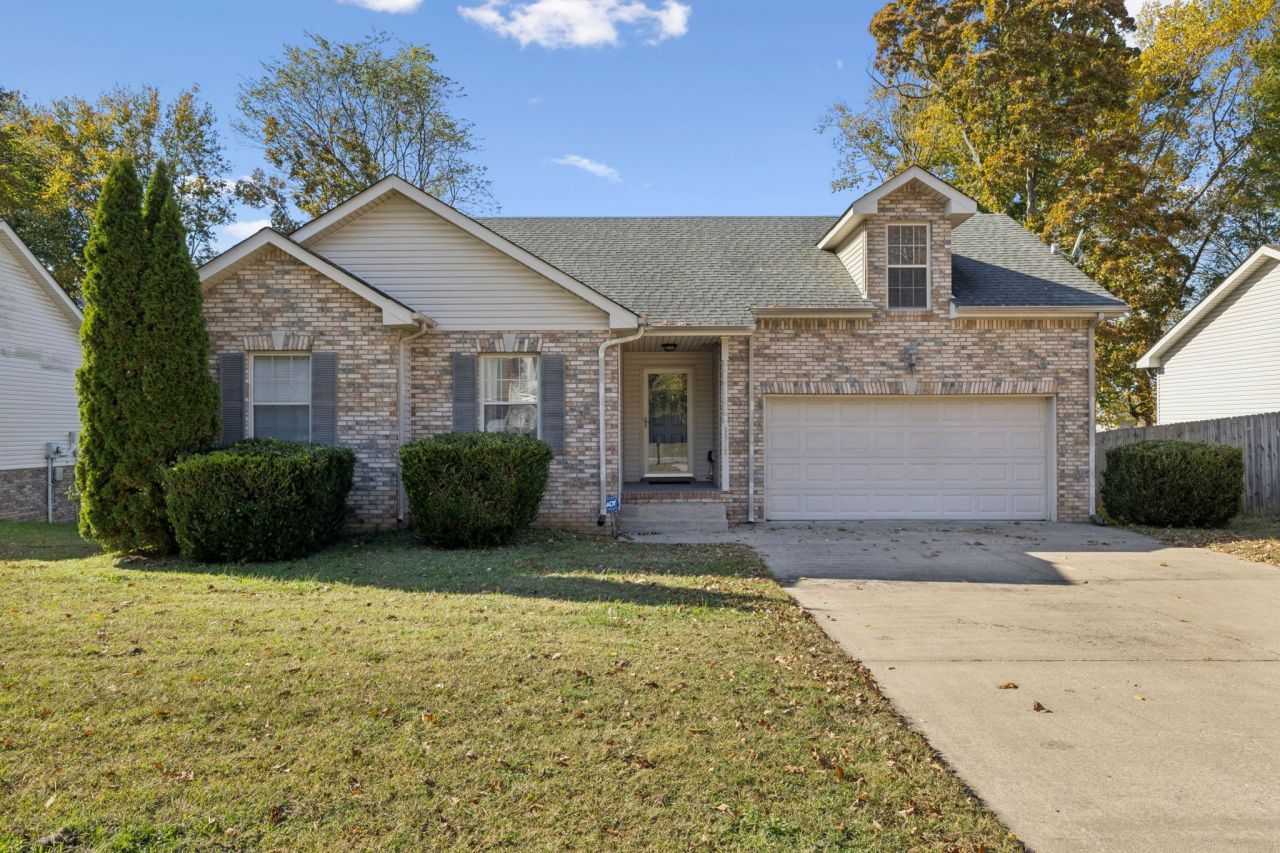 3317 S Senseney Cir, Clarksville, TN 37042 Main Photo