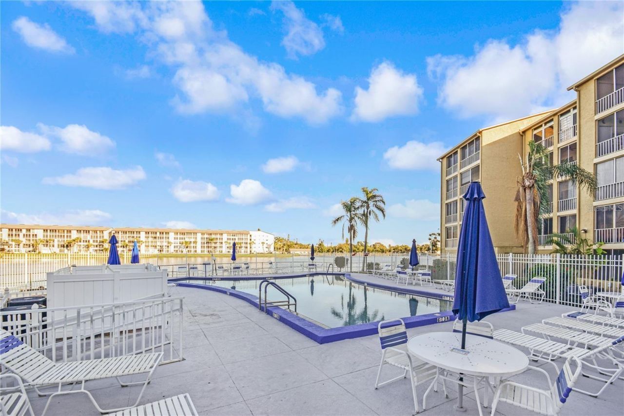 3617 Lake Bayshore Drive, Unit J-401, Bradenton, FL 34205 Photo