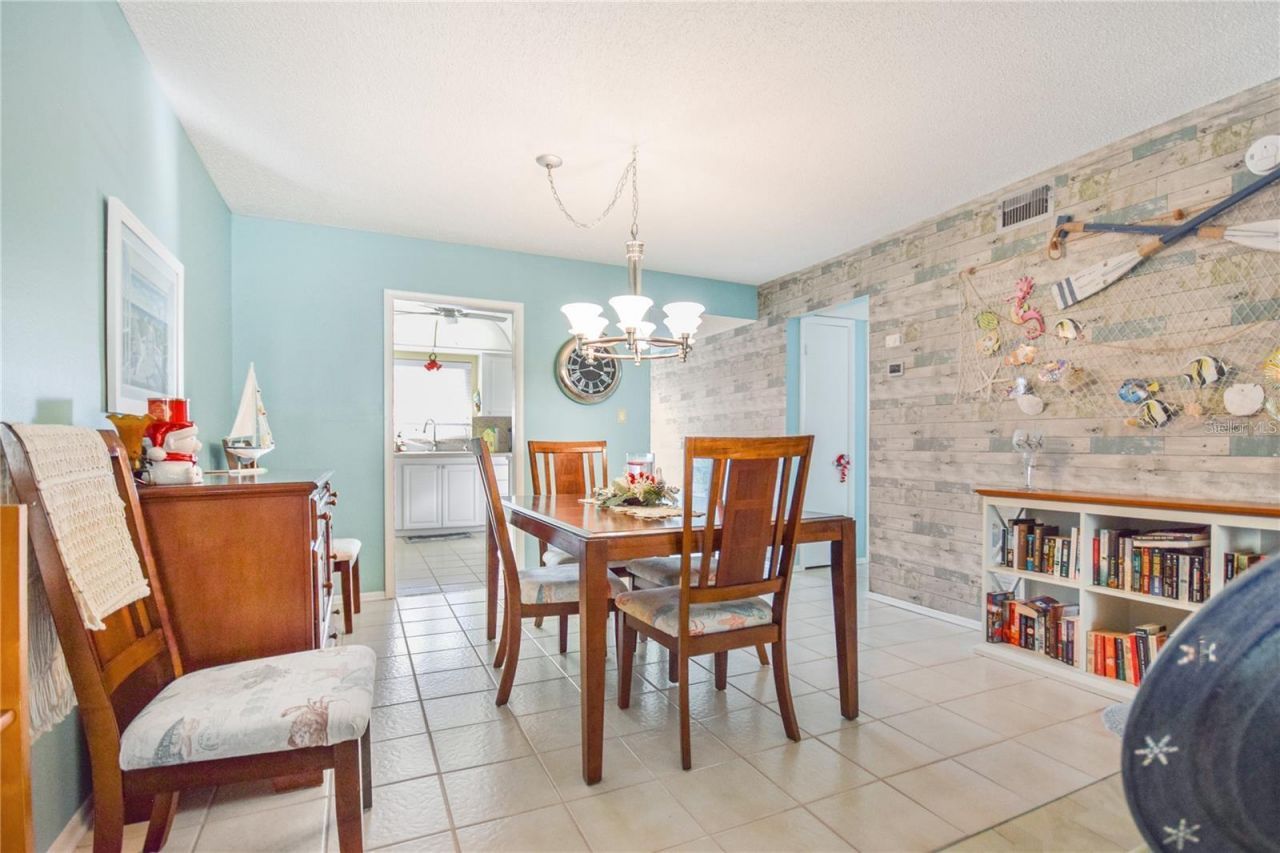 3617 Lake Bayshore Drive, Unit J-401, Bradenton, FL 34205 Photo