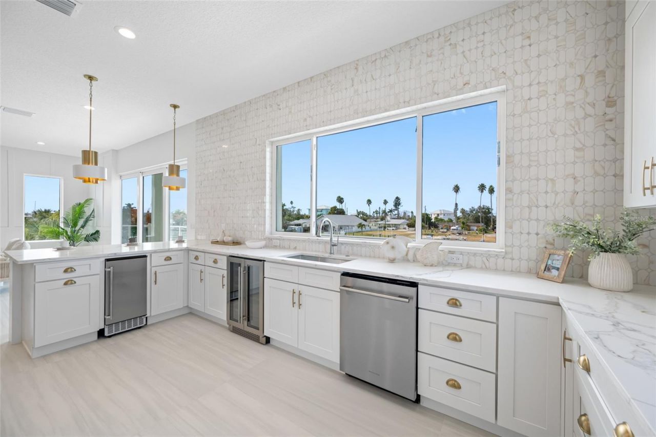 534 Crystal Drive, Madeira Beach, FL 33708 Photo