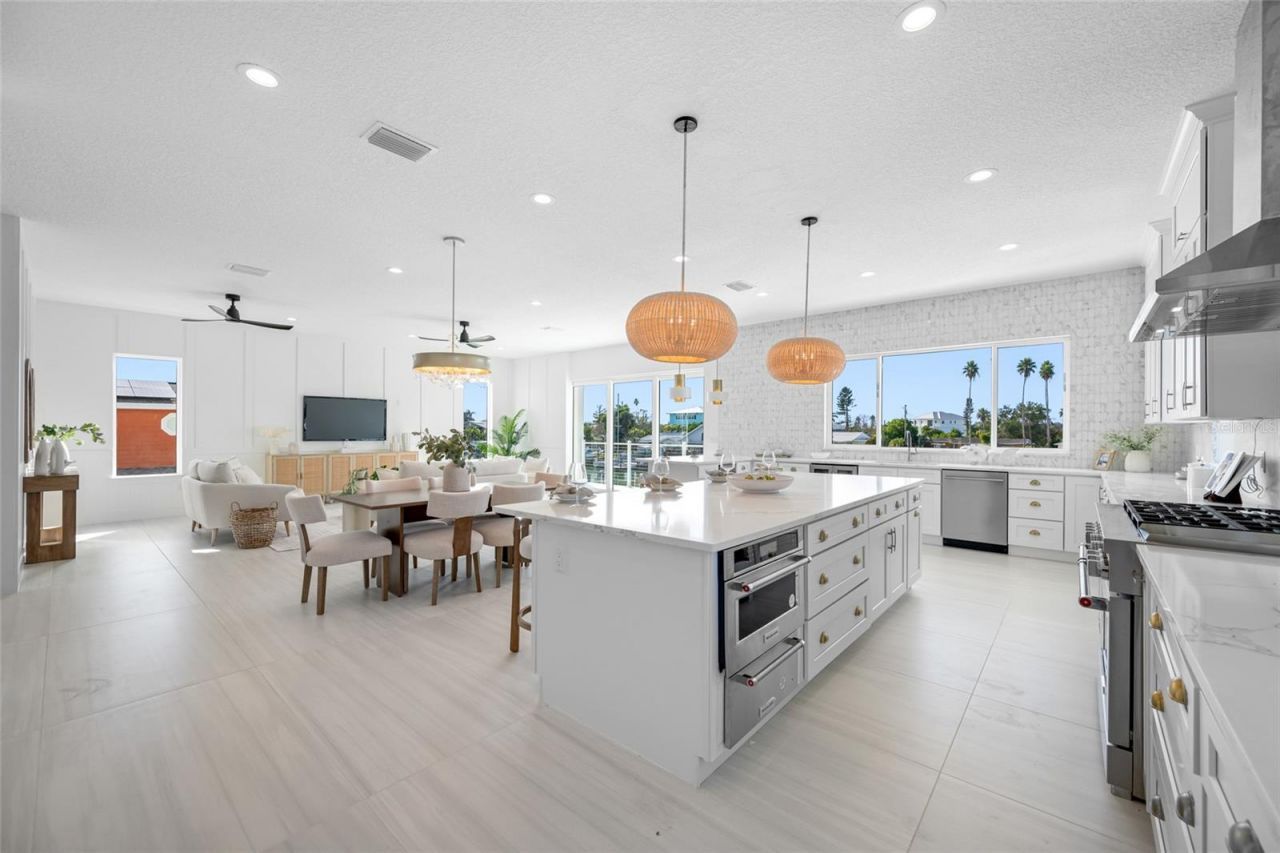 534 Crystal Drive, Madeira Beach, FL 33708 Photo