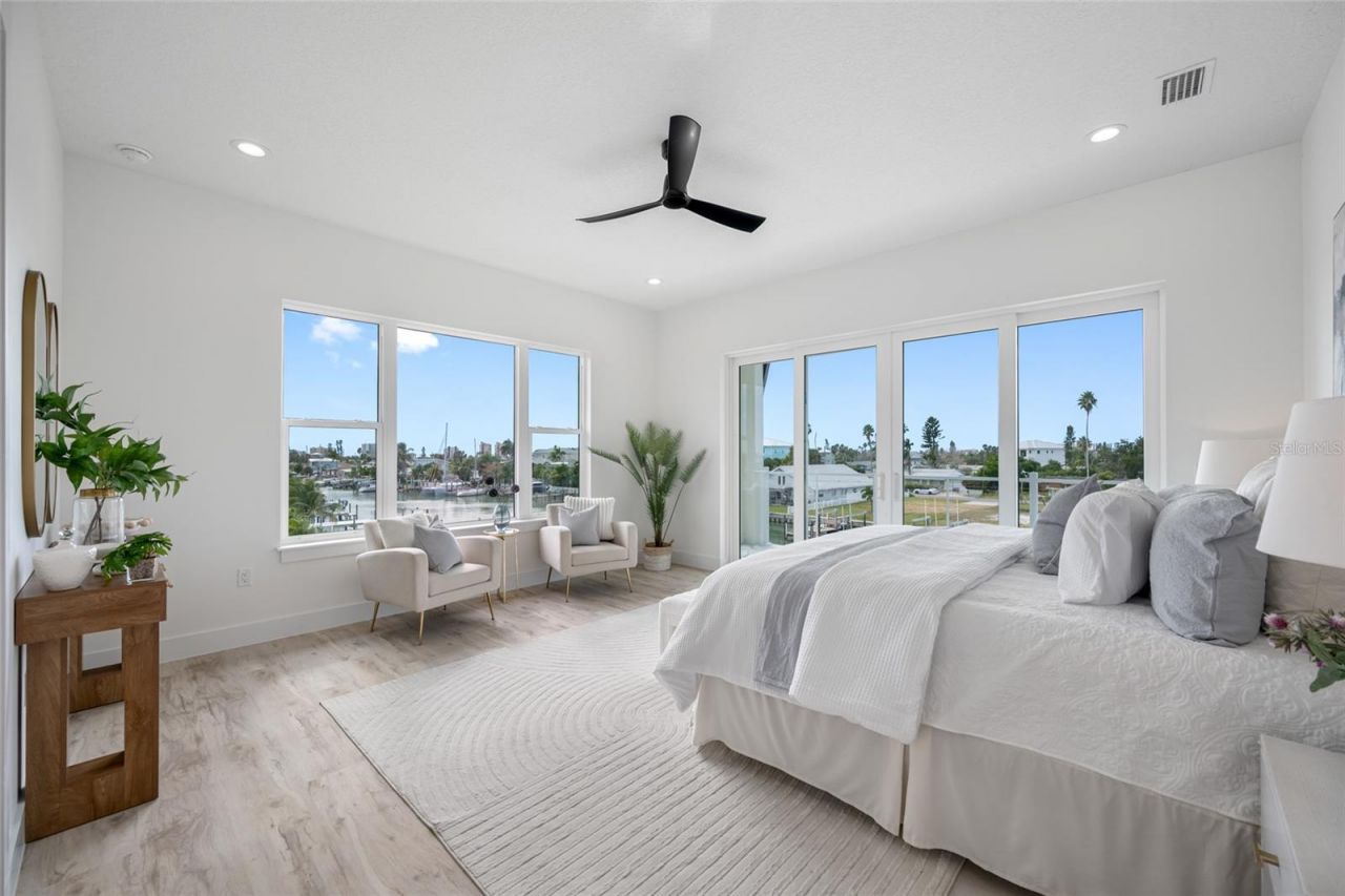 534 Crystal Drive, Madeira Beach, FL 33708 Photo