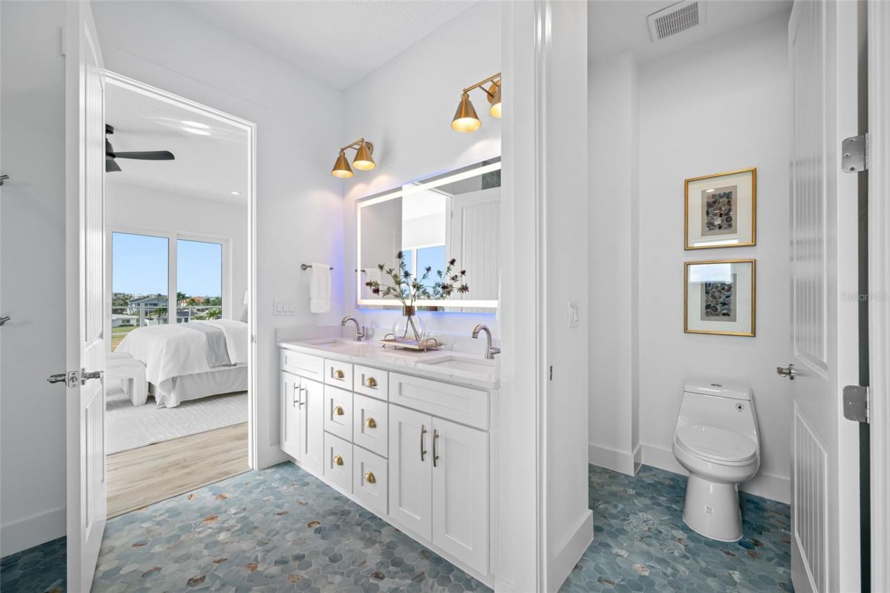 534 Crystal Drive, Madeira Beach, FL 33708 Photo