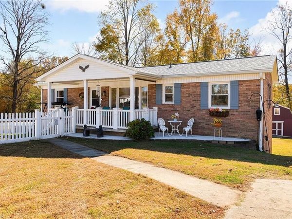 1 N Forrest Drive, Thomasville, NC 27360