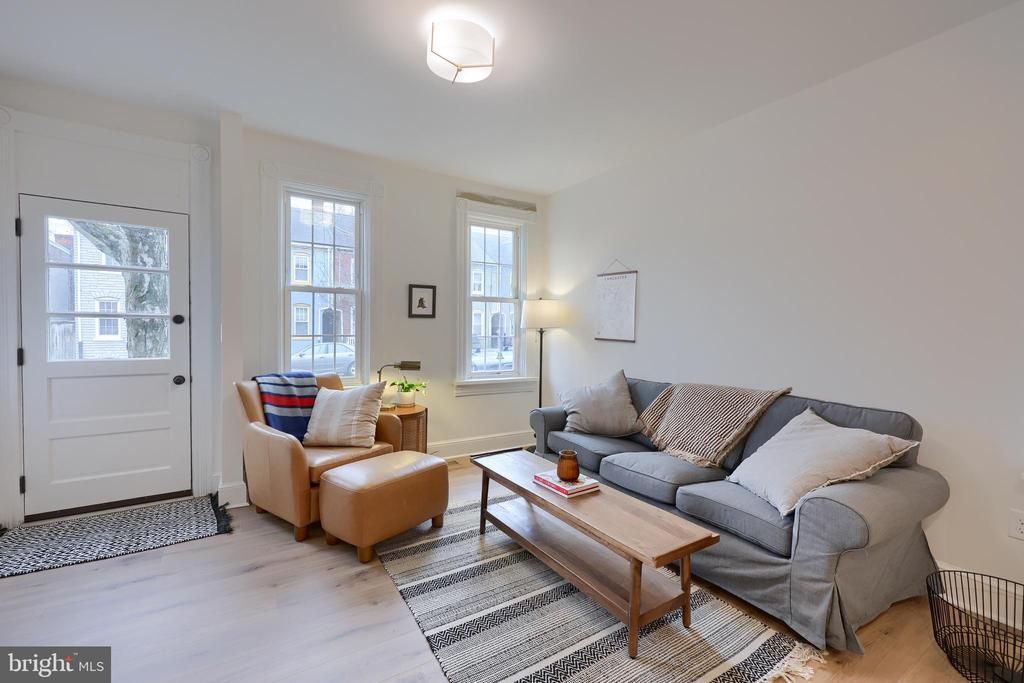 11 W NEW STREET Lancaster, PA 17603