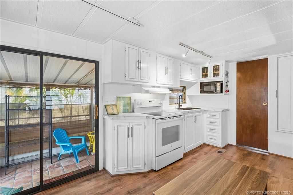 580 Nettles Boulevard, Jensen Beach, FL 34957 Photo