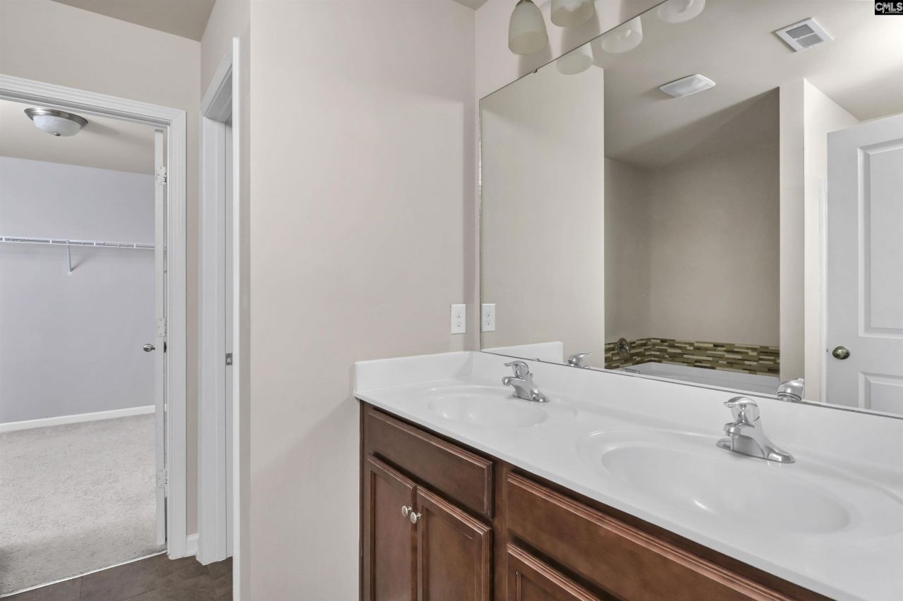 869 Sunseeker Drive Photo 13