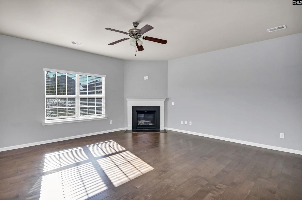 869 Sunseeker Drive Photo 4