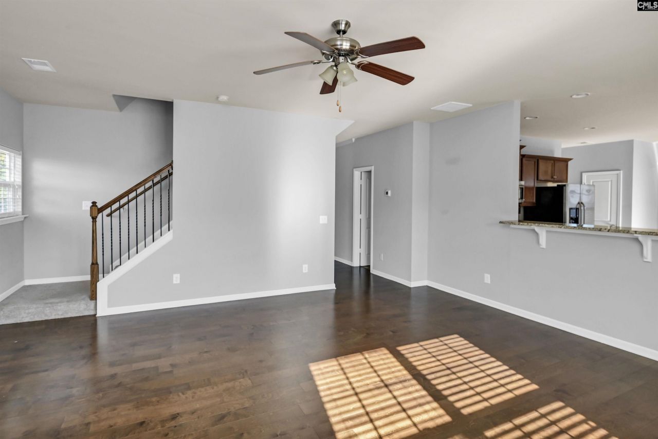 869 Sunseeker Drive Photo 5