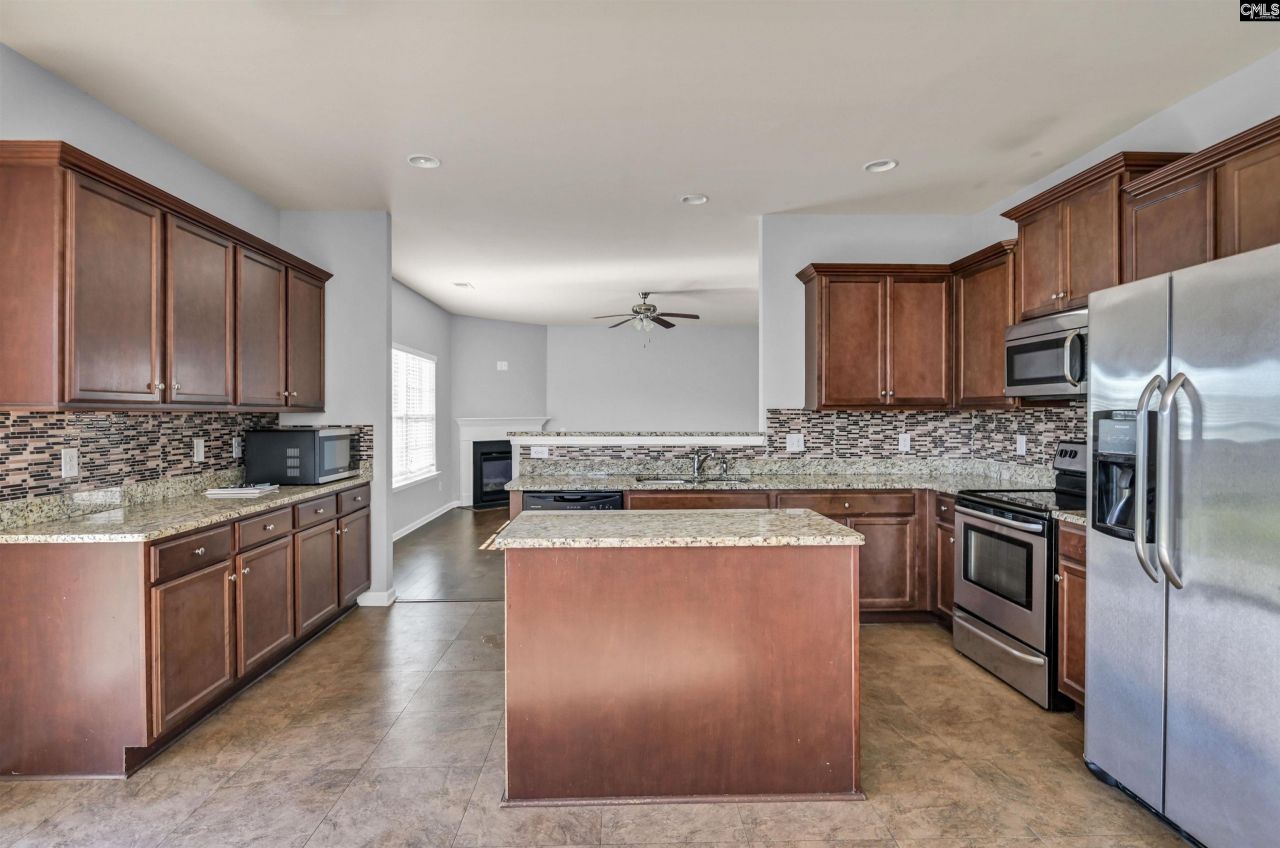 869 Sunseeker Drive Photo 6