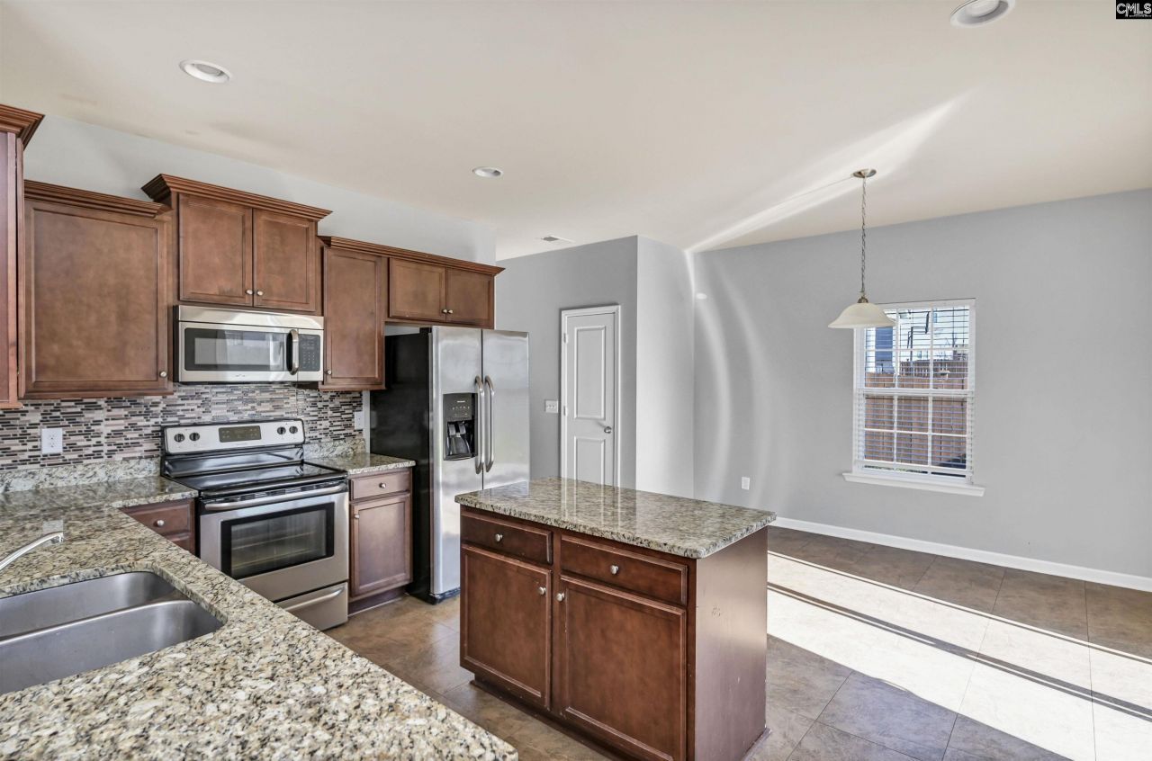 869 Sunseeker Drive Photo 8