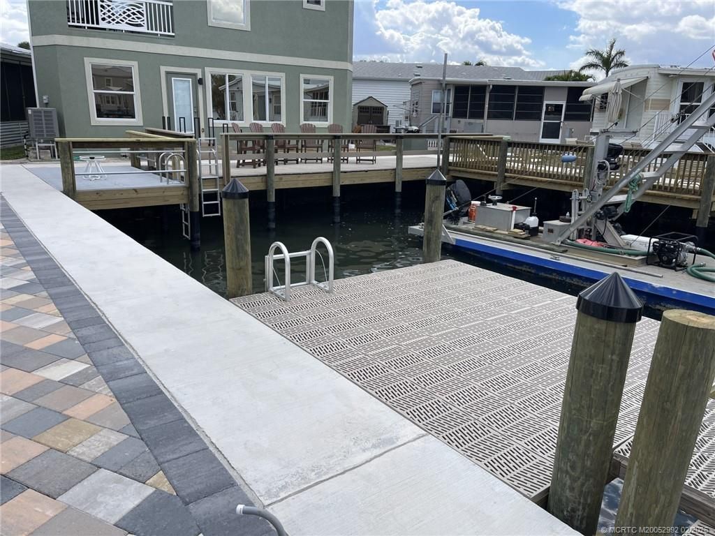 351 Nettles Boulevard, Jensen Beach, FL 34957 Photo