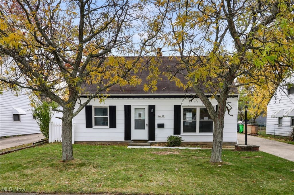 26430 Drakefield Avenue, Euclid, OH 44132 Main Photo