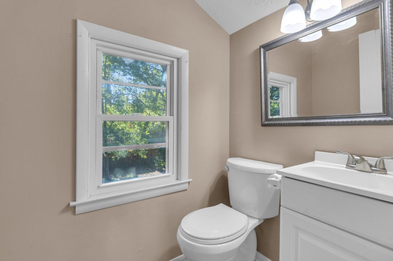 1319 Joshua Drive Photo 15