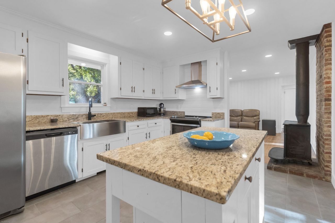 1319 Joshua Drive Photo 8