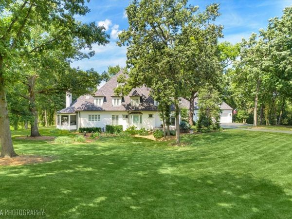 166 N Buckley Road, Barrington Hills, IL 60010