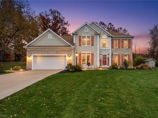 92 Ravenshollow Drive, Cuyahoga Falls, OH 44223