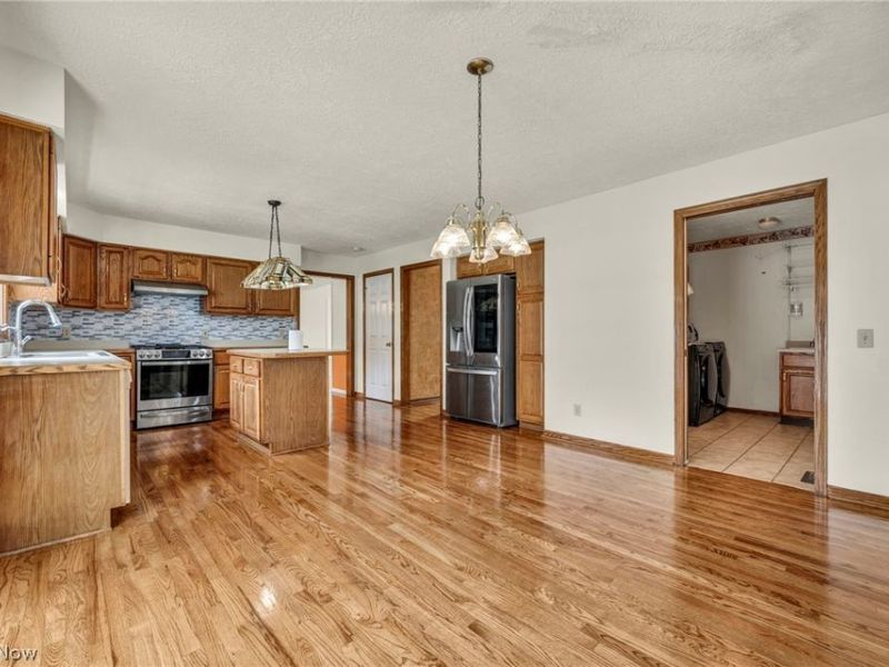 92 Ravenshollow Drive, Cuyahoga Falls, OH 44223 Photo 11