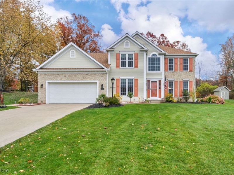 92 Ravenshollow Drive, Cuyahoga Falls, OH 44223 Photo 2