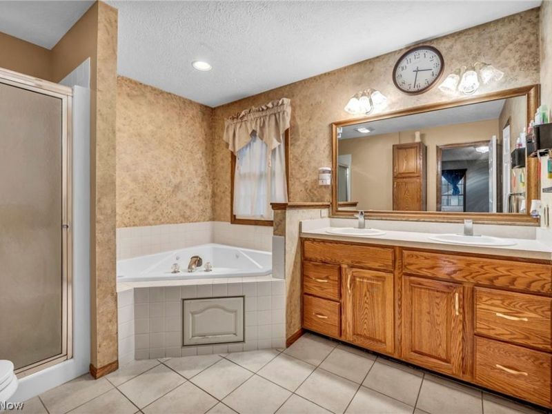 92 Ravenshollow Drive, Cuyahoga Falls, OH 44223 Photo 26