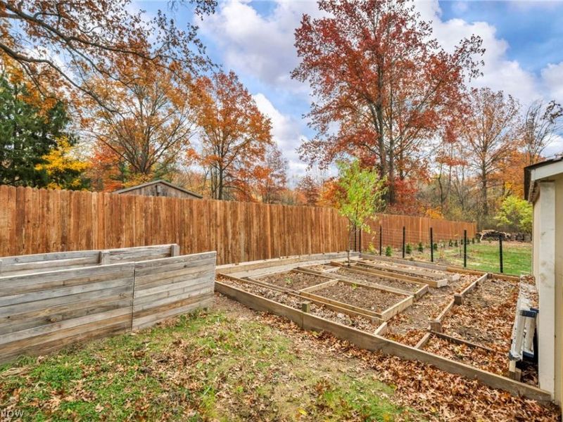 92 Ravenshollow Drive, Cuyahoga Falls, OH 44223 Photo 39