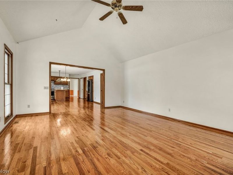 92 Ravenshollow Drive, Cuyahoga Falls, OH 44223 Photo 6