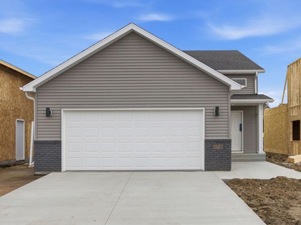 6718 Belding Drive S, Fargo, ND 58104