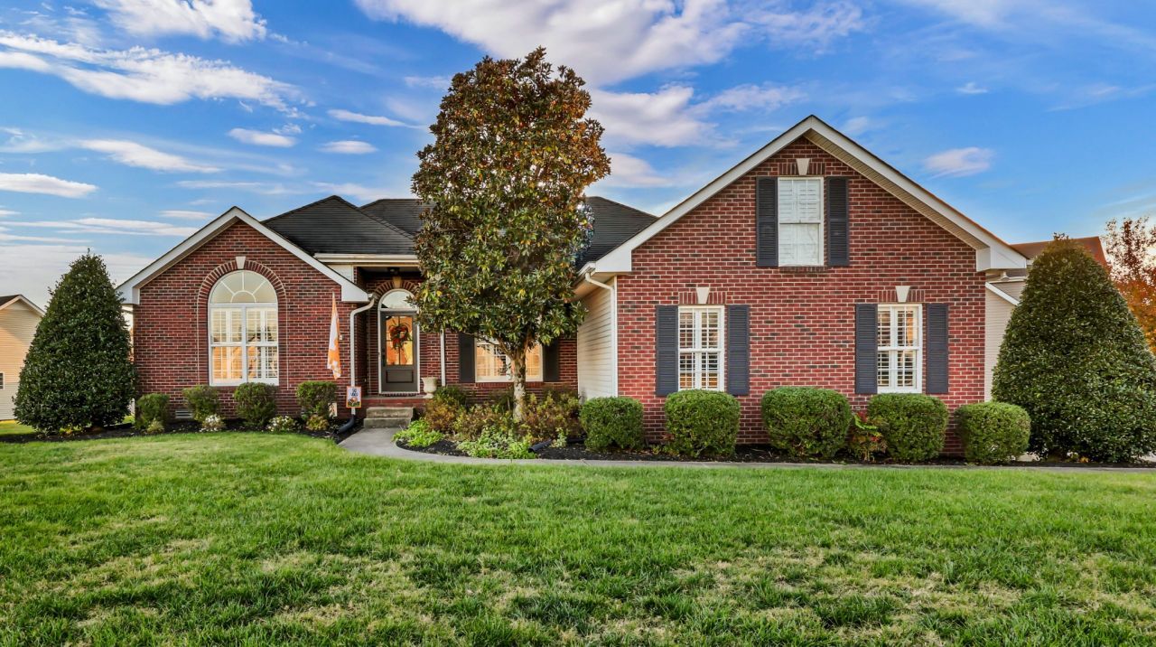 3348 Sunny Slope Dr, Clarksville, TN 37043 Main Photo