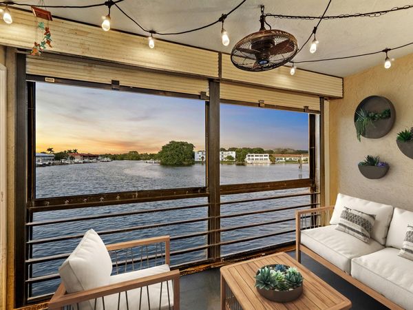 313 Lake Circle, Unit 212, North Palm Beach, FL 33408