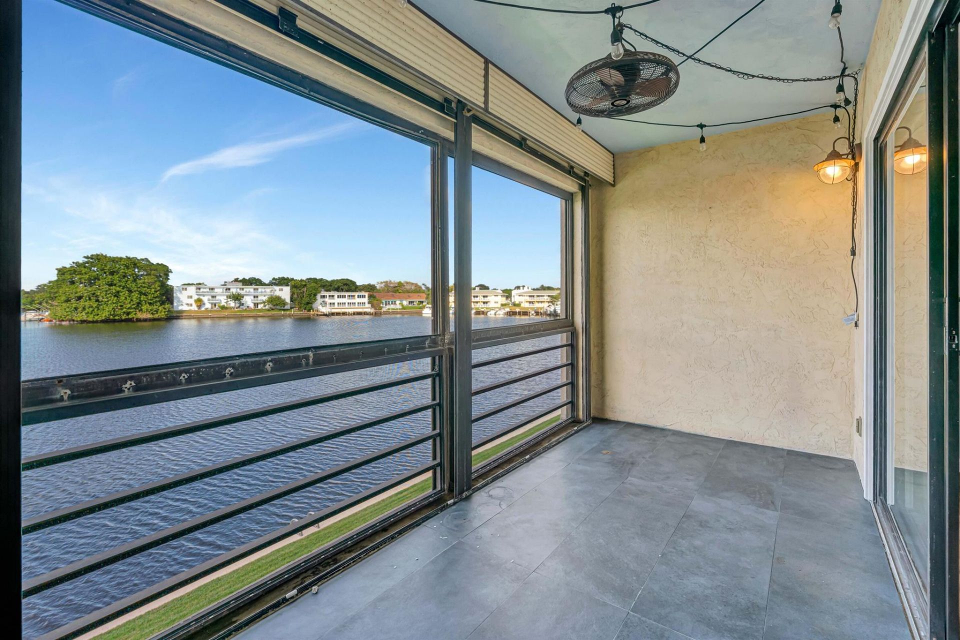 313 Lake Circle, Unit 212, North Palm Beach, FL 33408 Photo