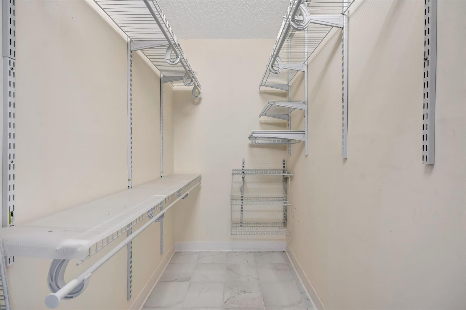 313 Lake Circle, Unit 212, North Palm Beach, FL 33408 Photo