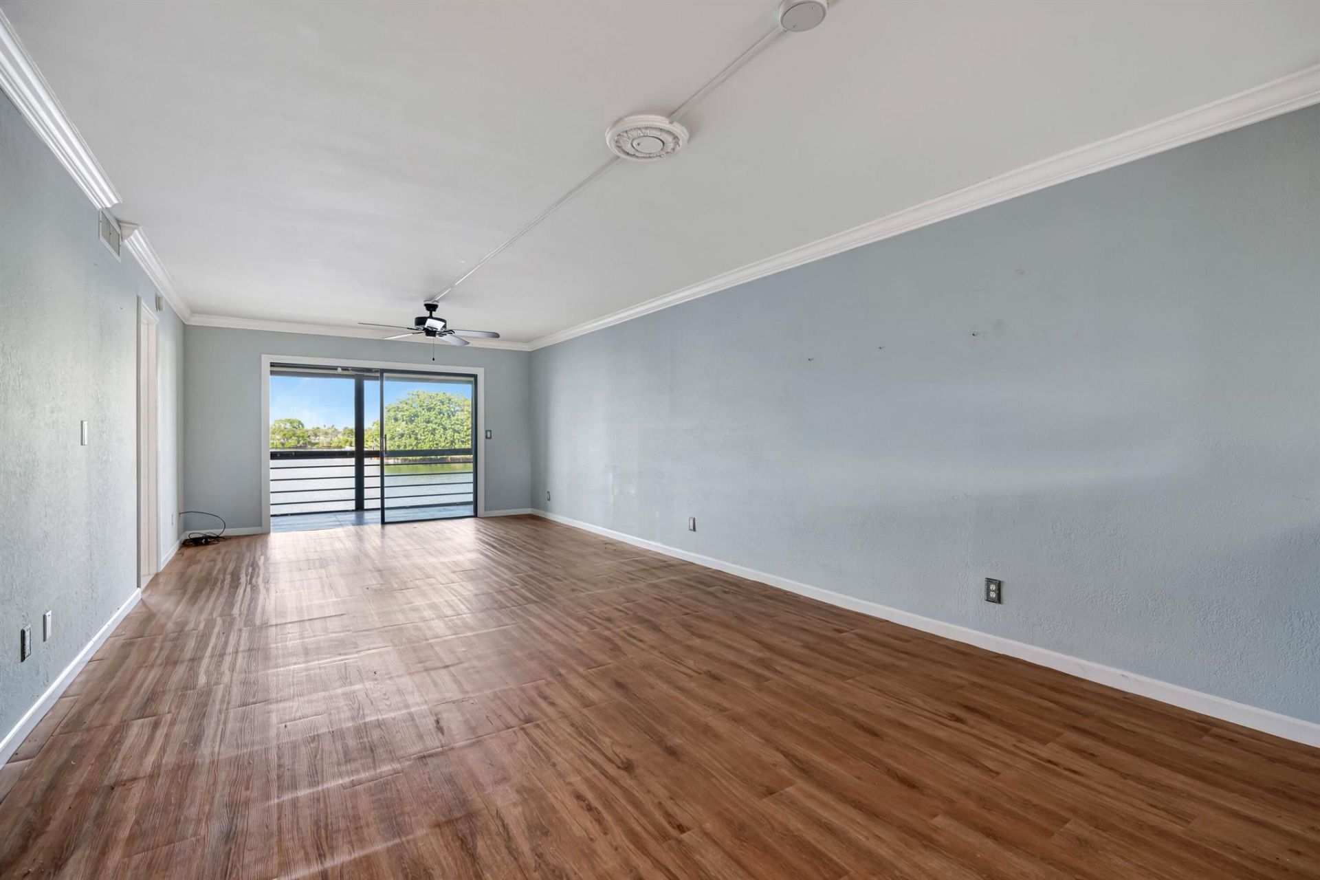 313 Lake Circle, Unit 212, North Palm Beach, FL 33408 Photo