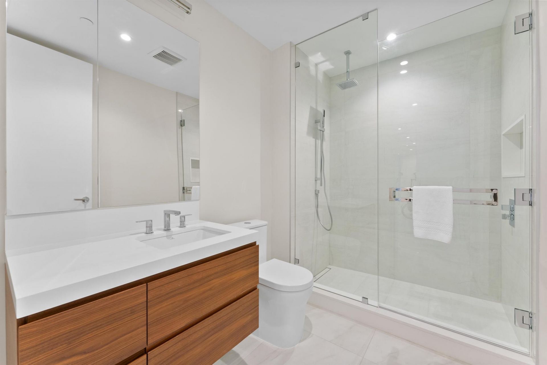 210 SE Mizner Boulevard, Unit 301, Boca Raton, FL 33432 Photo