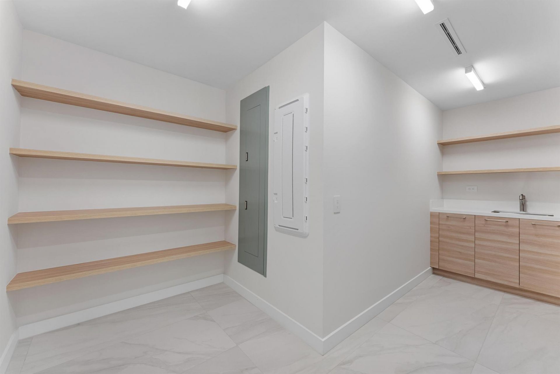 210 SE Mizner Boulevard, Unit 301, Boca Raton, FL 33432 Photo