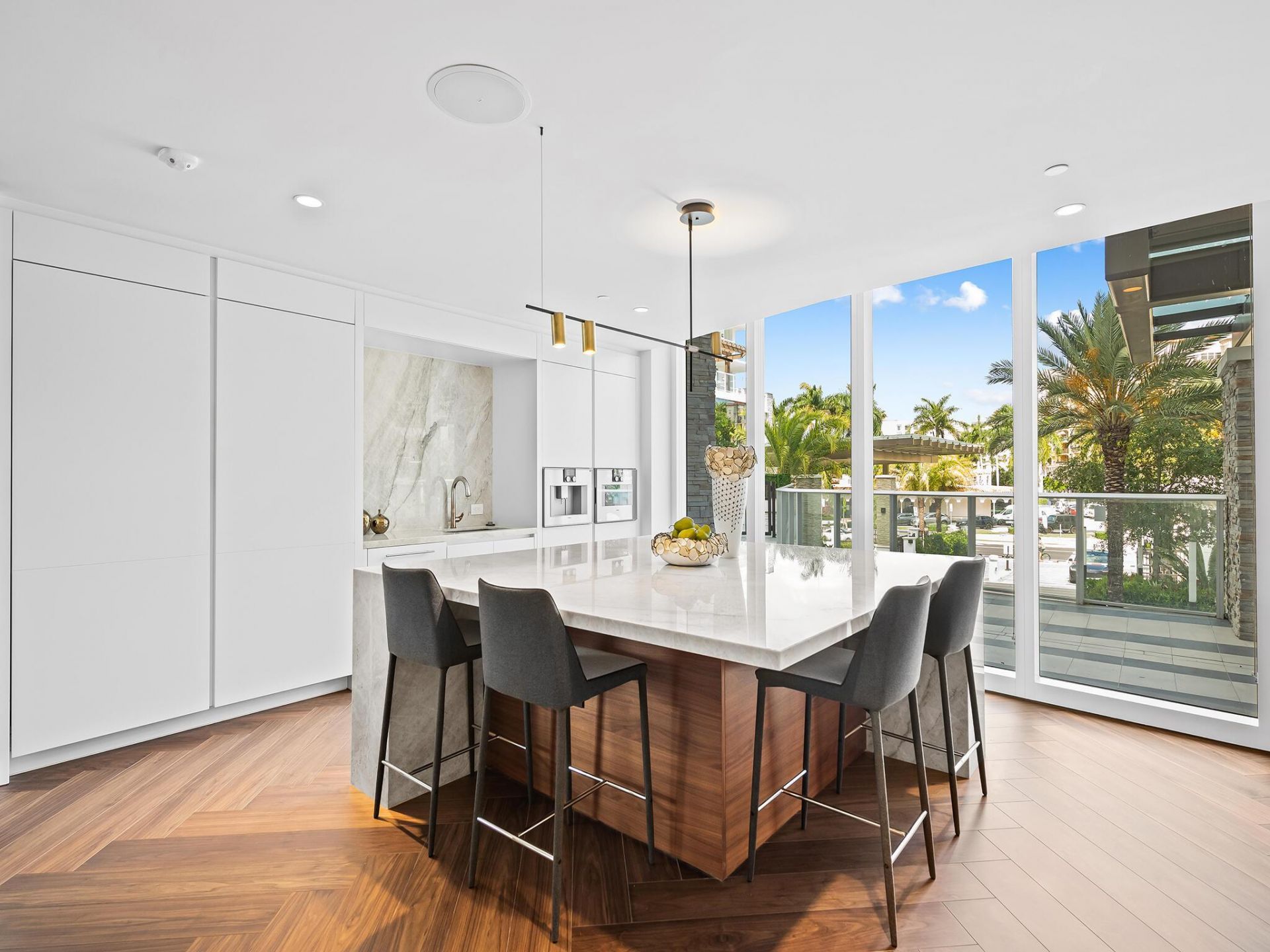 210 SE Mizner Boulevard, Unit 301, Boca Raton, FL 33432 Photo